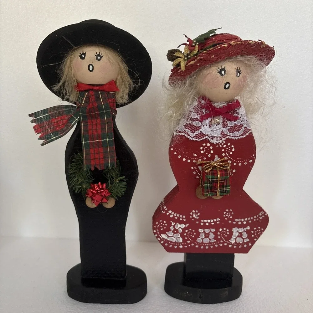 Wooden Family Christmas Carolers By Katherine Harris‎ & Carl 2000 Vintage